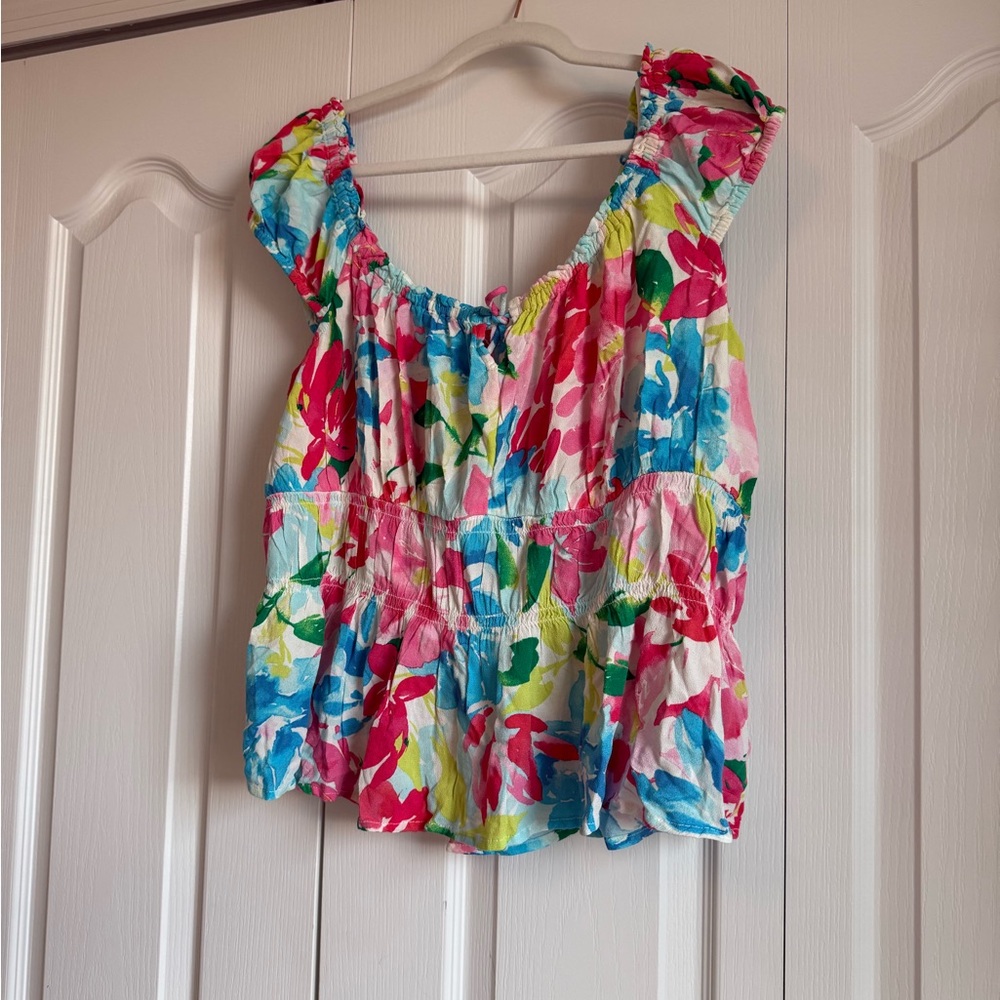 Old Navy Floral Top - Size XL - NWT! 💕